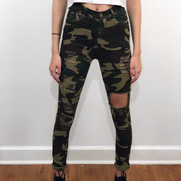 Camo ripped jeans <3 - Picture 2 of 2